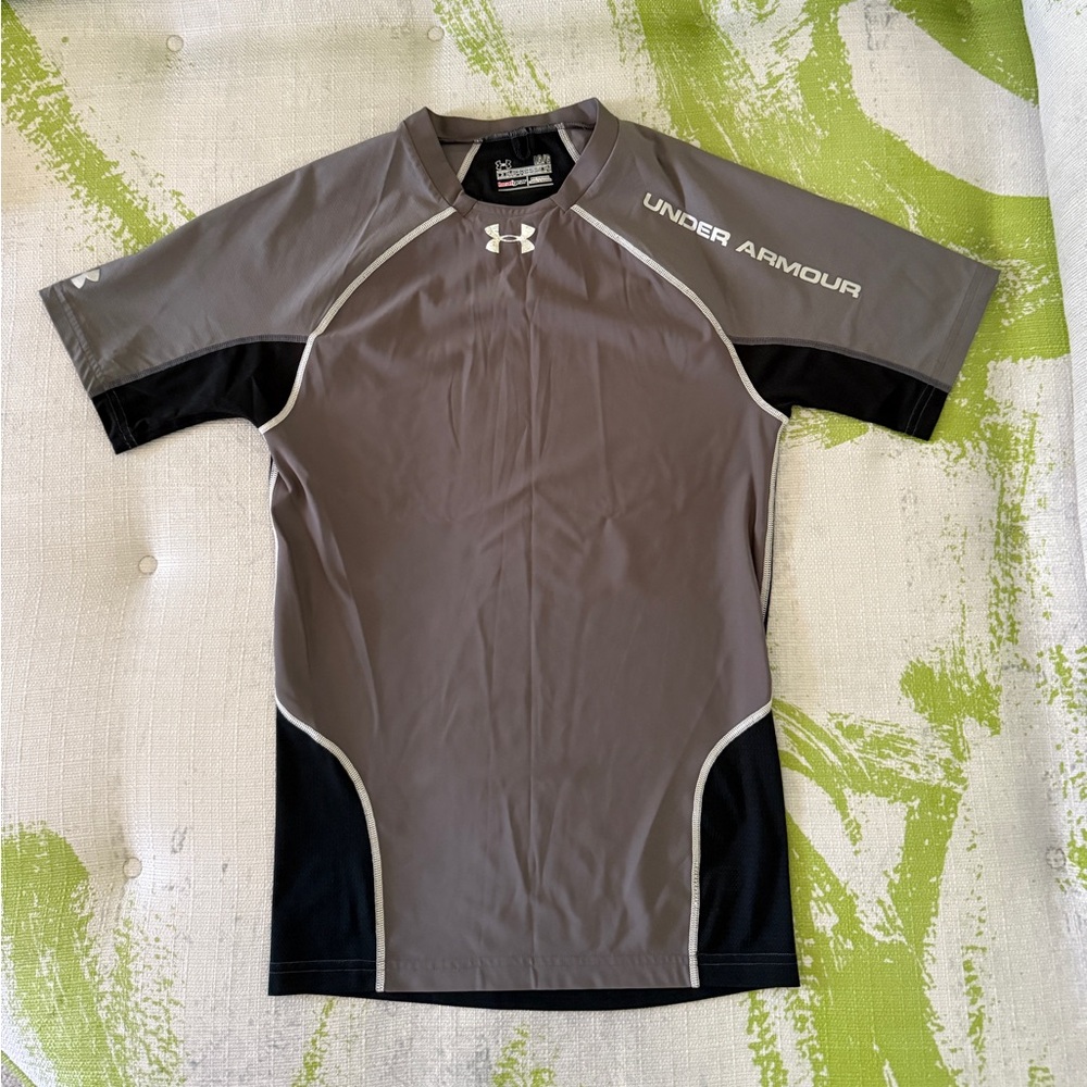 Under Armour Shirts - Youth L